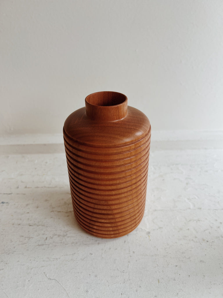 Hanna Dausch - Lined Vase, Cherry