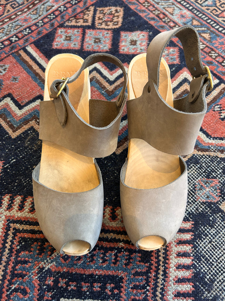 LOOP - BRYR Miranda Peep Toe Clogs (#137)