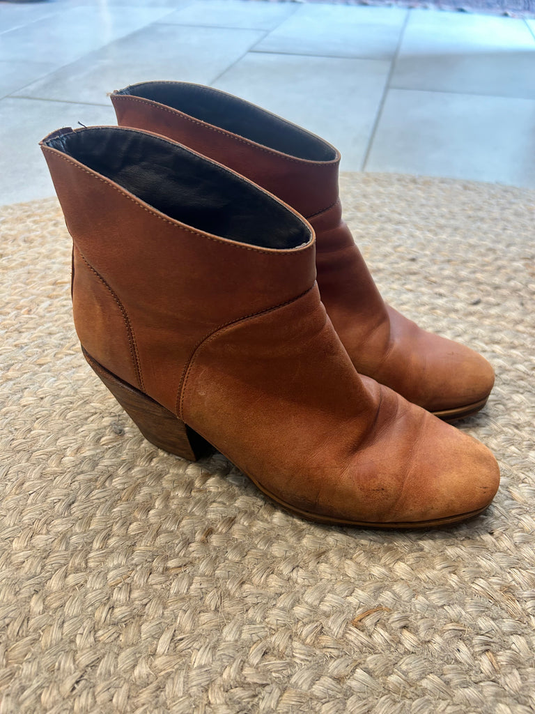 LOOP - Rachel Comey Boots (#190)