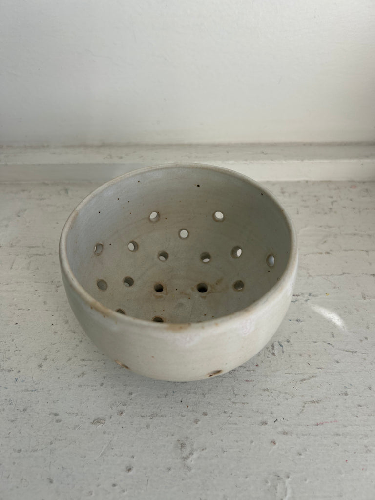 Clay Vessels - Ceramic Berry Bowl (White)