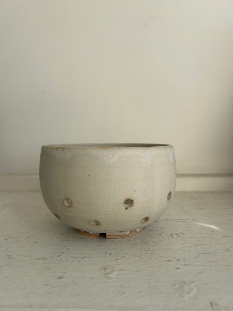 Clay Vessels - Ceramic Berry Bowl (White)