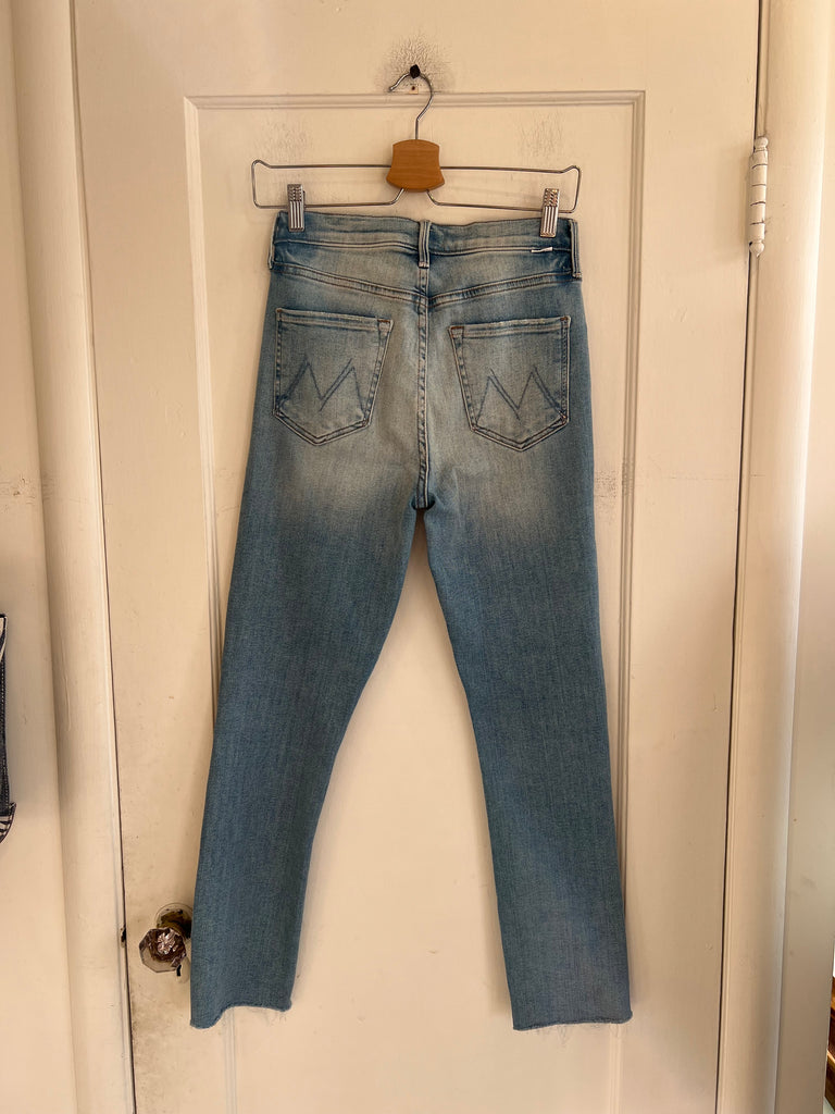 LOOP  -  MOTHER Pixie Dazzler Ankle Fray Jeans (#130)