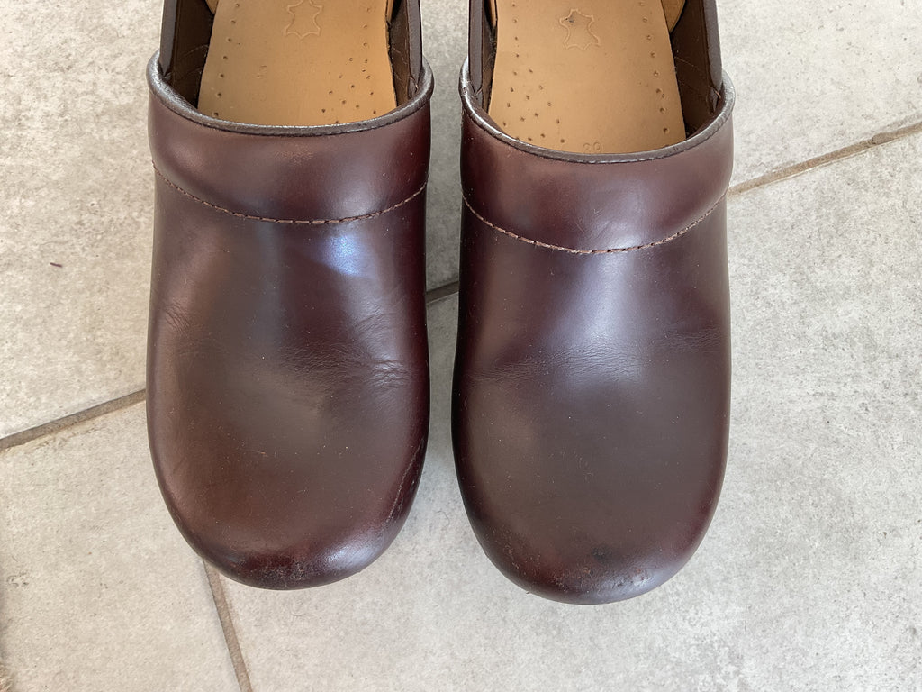 LOOP - Dansko Clogs (#353)