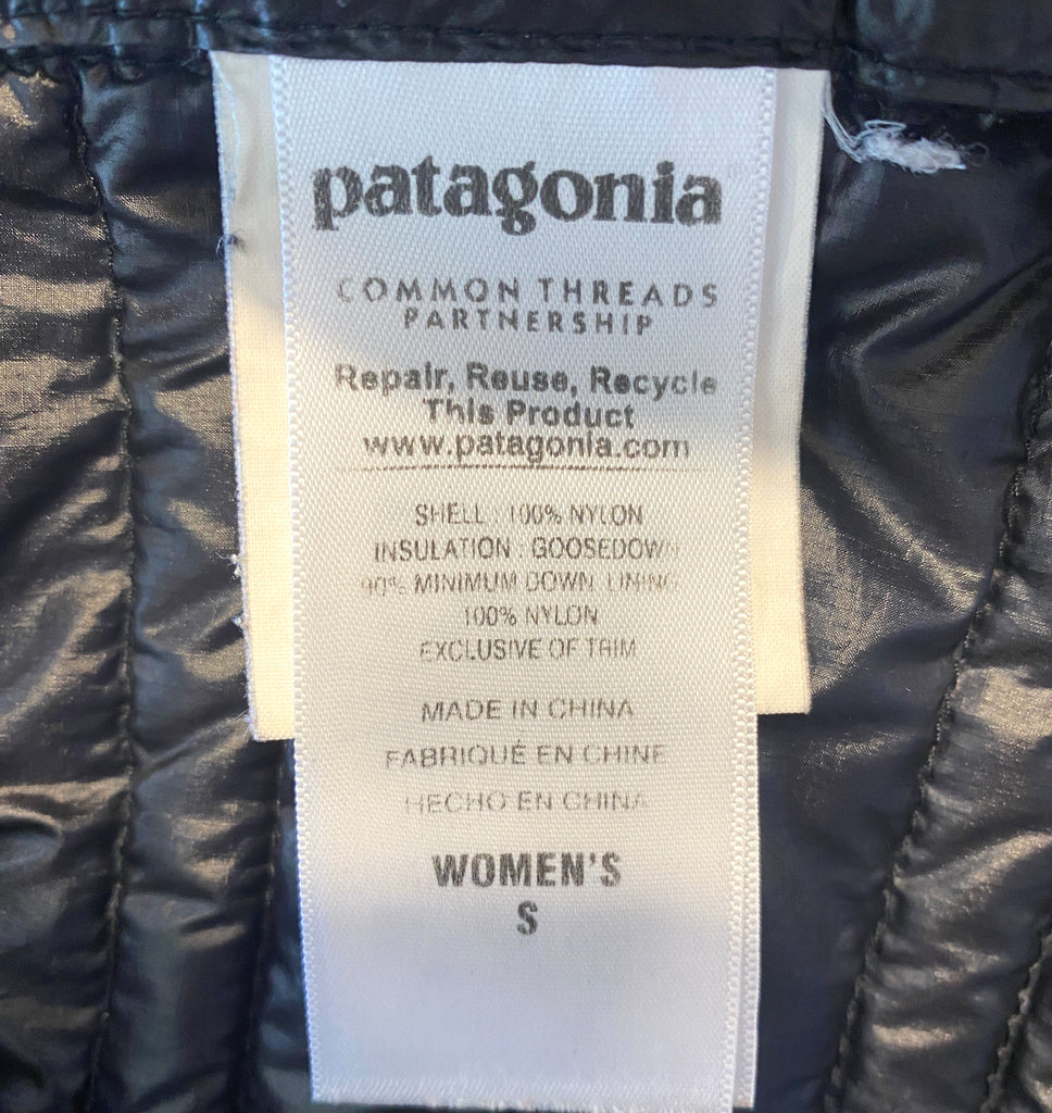 LOOP  -  Patagonia Hooded Puffer Jacket (#274)