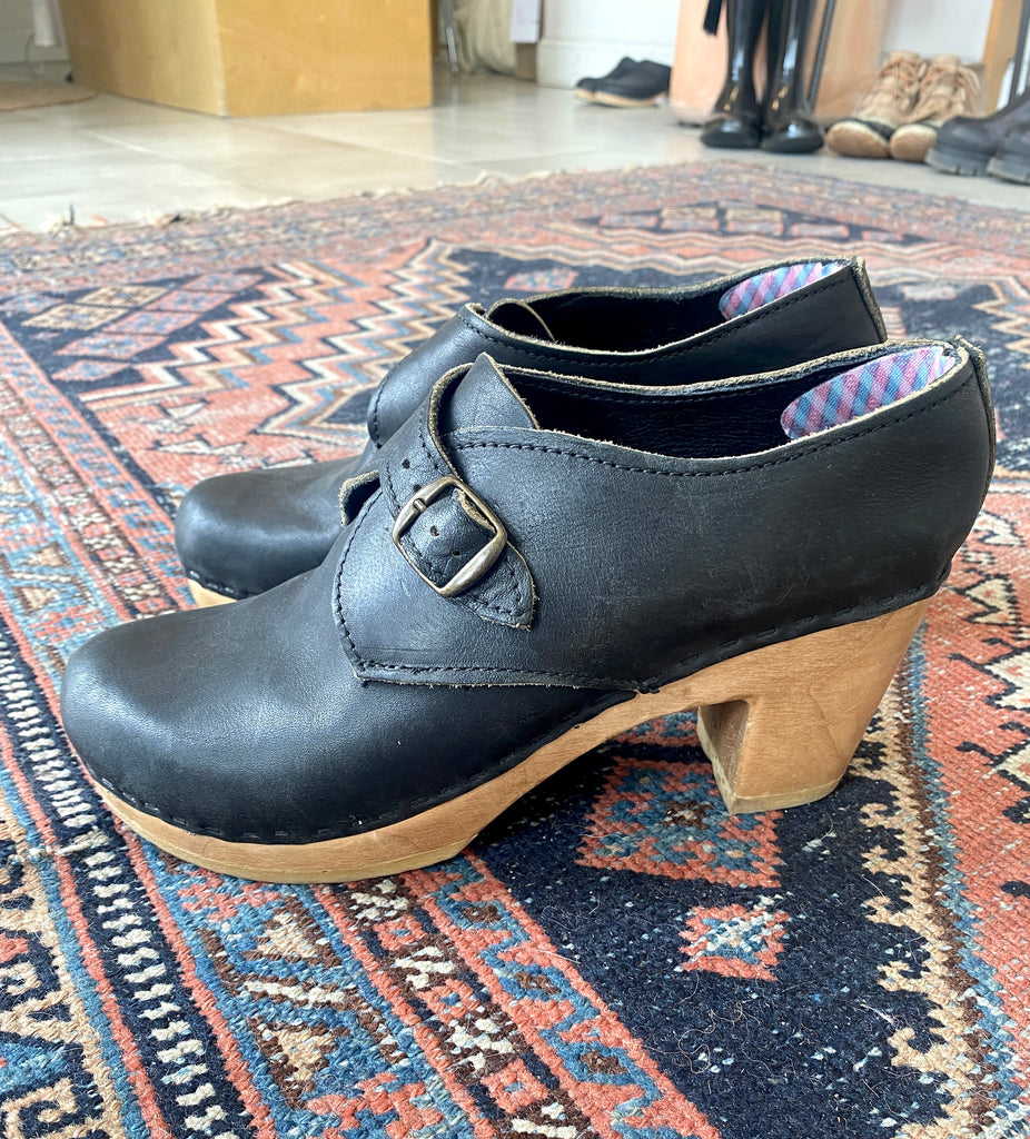 LOOP - No. 6 Store Clogs (#388)