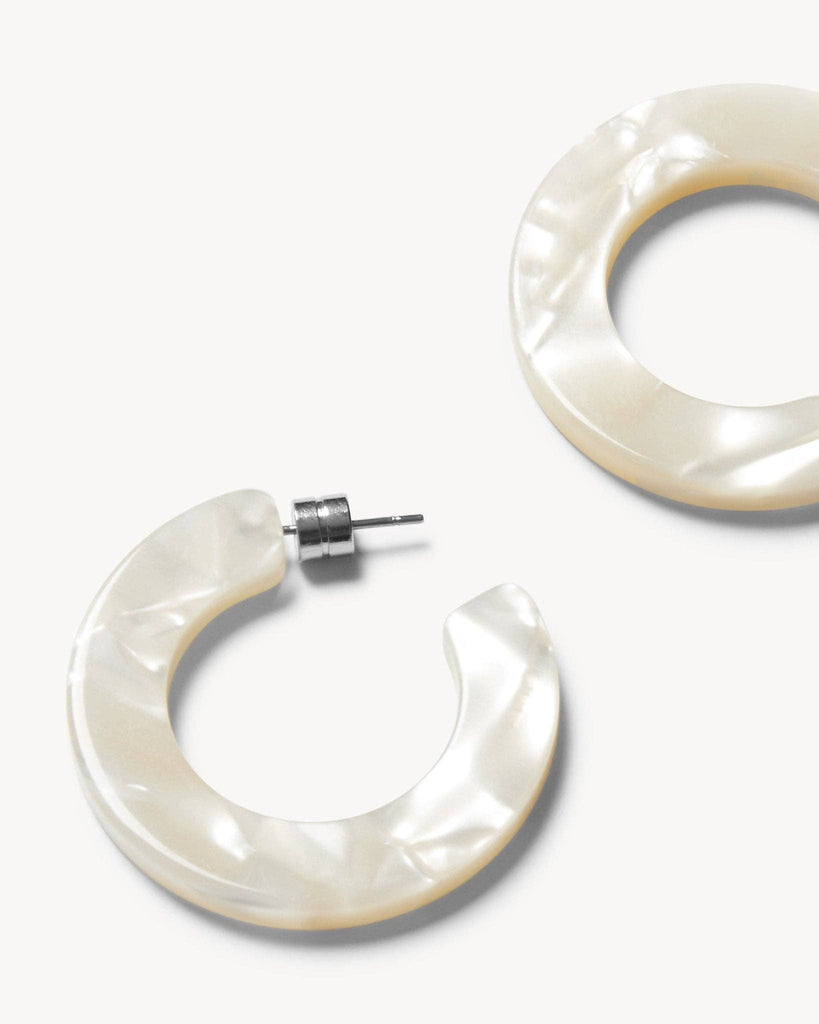 MACHETE - Kate Hoops in White Shell