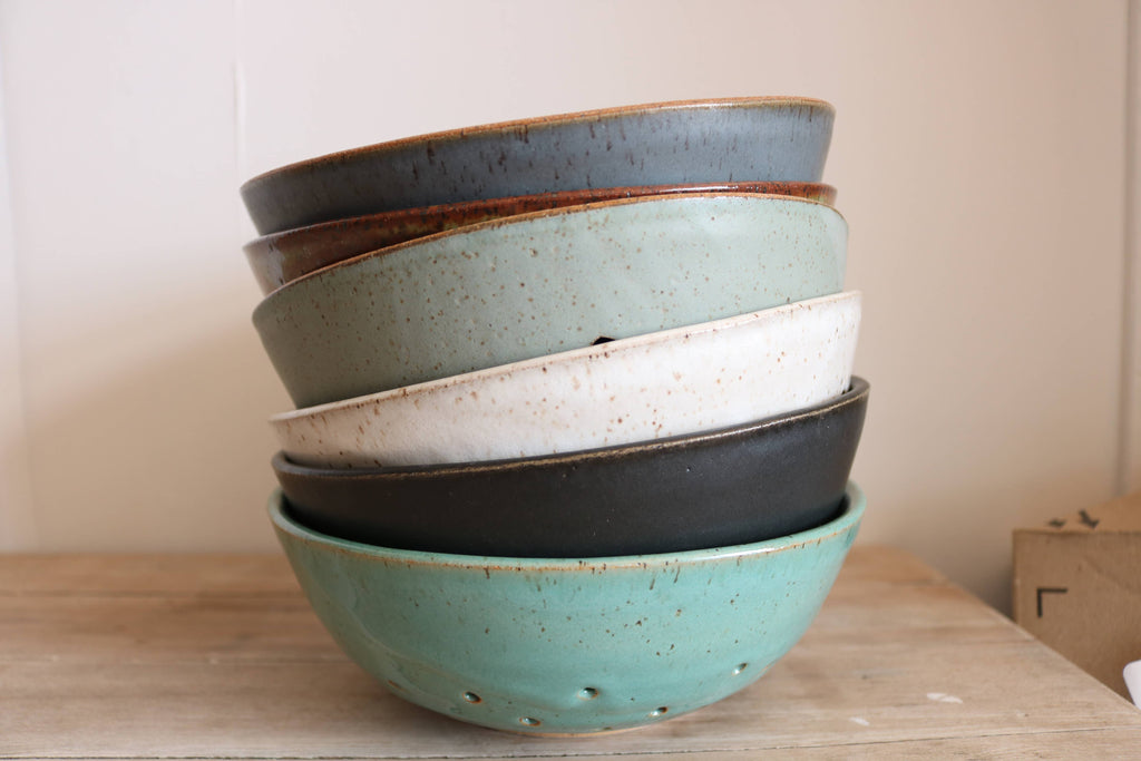 KJ Pottery - Berry Bowl: Moss Green / Raw rim