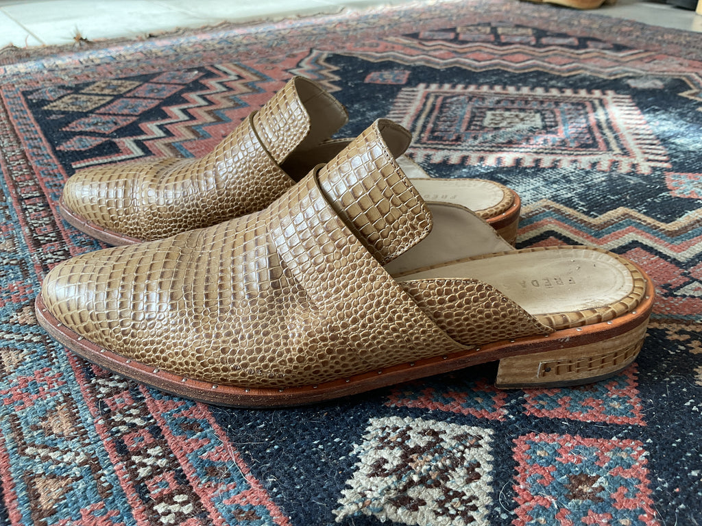LOOP - Freda Salvador Mules Sz 11 (#360)